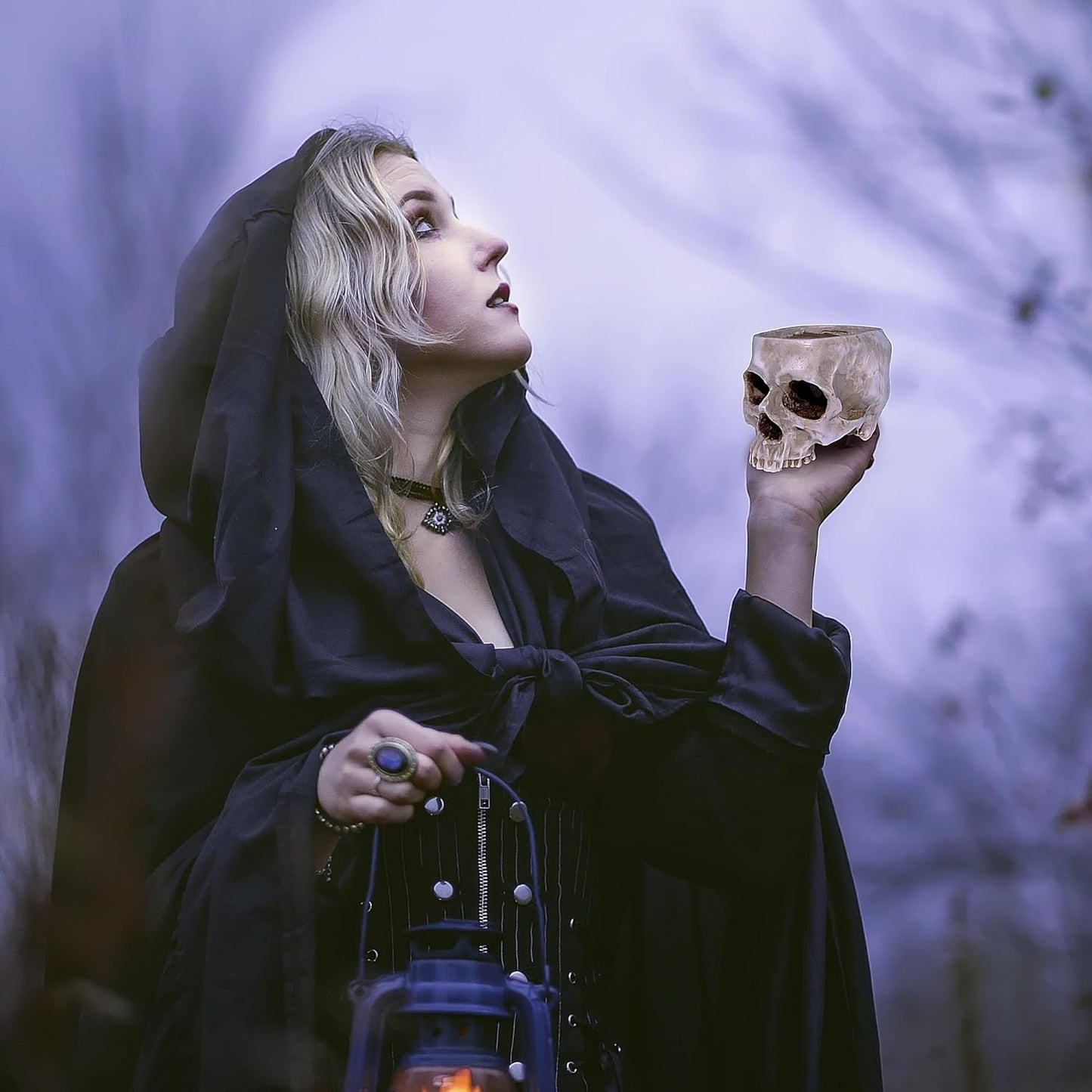 READAEER Skull Planter with Drain Hole, Resin Skull Shaped Flower Pot Candy Bowl, Gothic Decoration for Home Office Desk- White